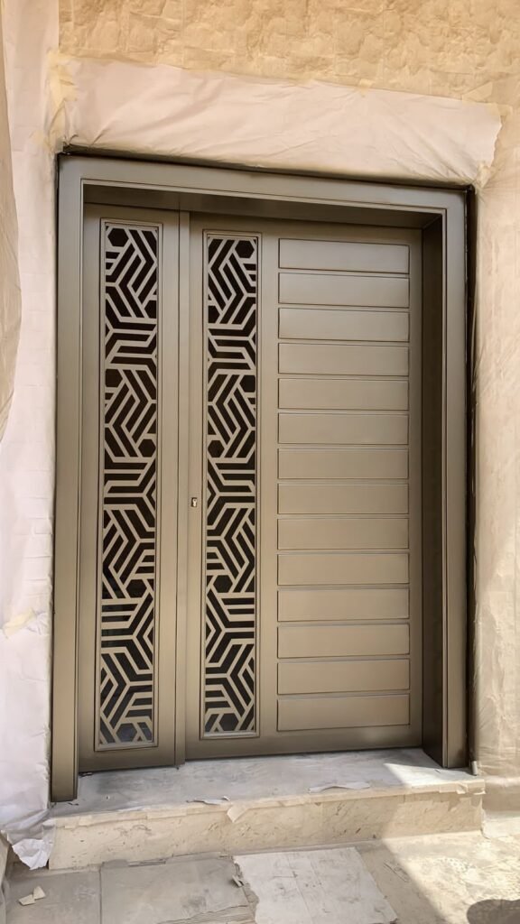 دهان أبواب حديد